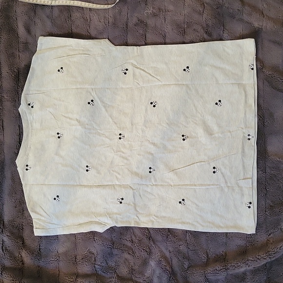 NWT! Mickey Mouse All Over Printed Tshirt! Size Small! - Picture 4 of 6